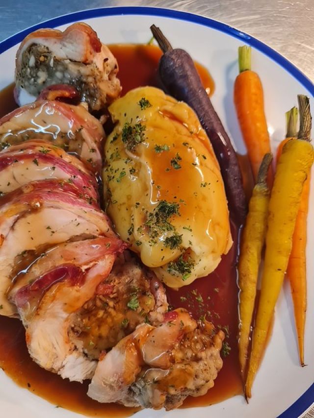 images/food/slider/our-food-3-kireth-ai.jpeg